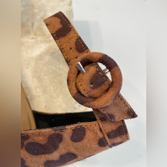 NIB Bamboo Sueded Leopard Print Block High Heel Sandal Sz 10 M - Picture 6 of 11